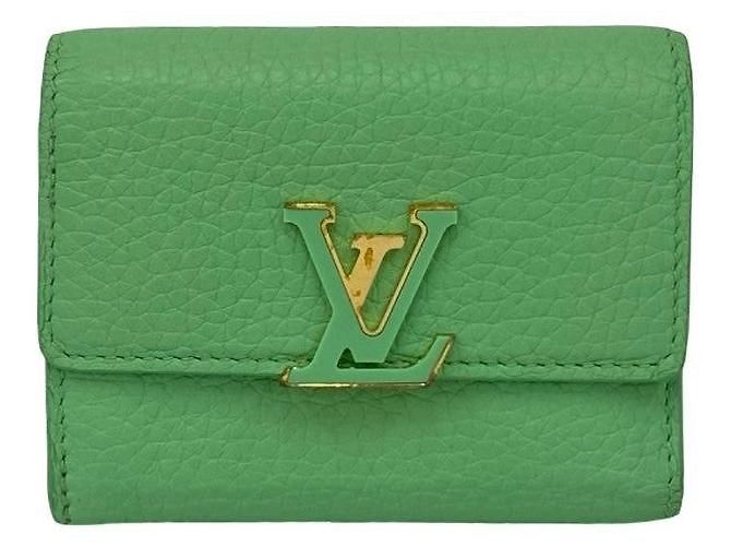 Portafoglio Trifold Capucines XS in pelle Louis Vuitton Verde - vista 2