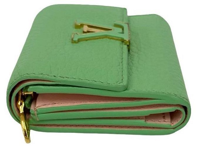 Portafoglio Trifold Capucines XS in pelle Louis Vuitton Verde - vista 5