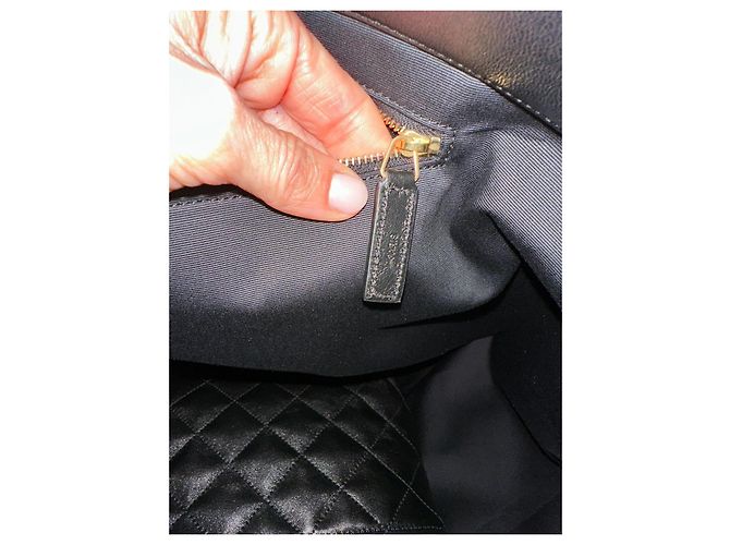 Saint Laurent BOLSA DE COMPRAS MAXI ICARE EM COURO DE OVELHA QUILTED Preto - vista 16