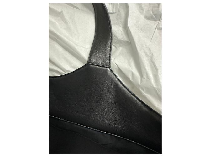 Saint Laurent BOLSA DE COMPRAS MAXI ICARE EM COURO DE OVELHA QUILTED Preto - vista 7