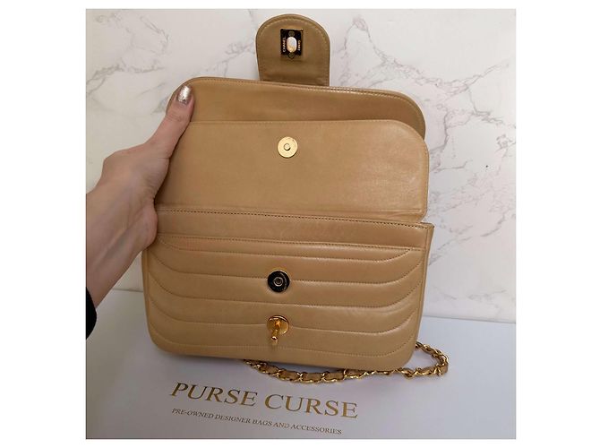 Timeless Chanel mittelgroße Vintage gesteppte Lammleder Umhängetasche Beige - Ansicht 10