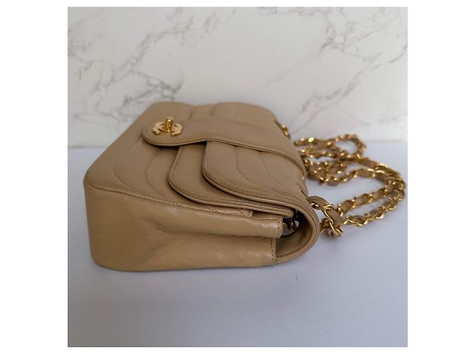 Timeless Chanel mittelgroße Vintage gesteppte Lammleder Umhängetasche Beige - Ansicht 12