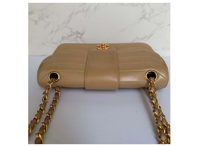 Timeless Chanel mittelgroße Vintage gesteppte Lammleder Umhängetasche Beige - Ansicht 13