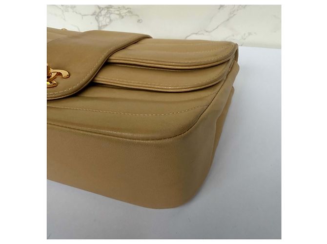 Timeless Chanel mittelgroße Vintage gesteppte Lammleder Umhängetasche Beige - Ansicht 19
