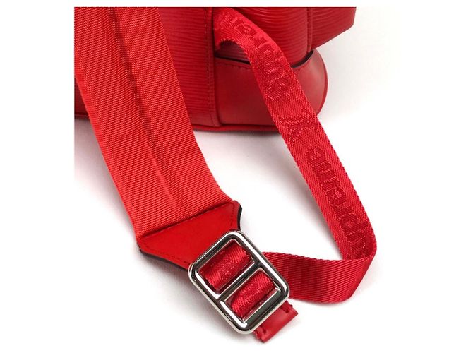 Zaino Christopher PM Epi Louis Vuitton x Supreme Rosso - vista 10