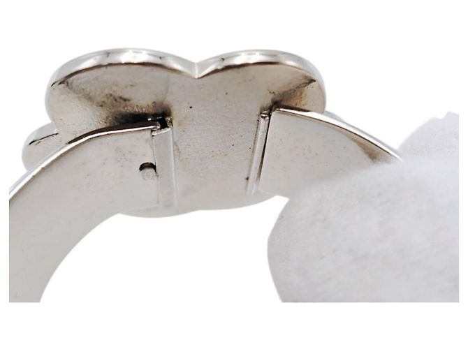 Pulseira Bangle Chanel 98P Camélia Metal Preto e Branco - vista 12