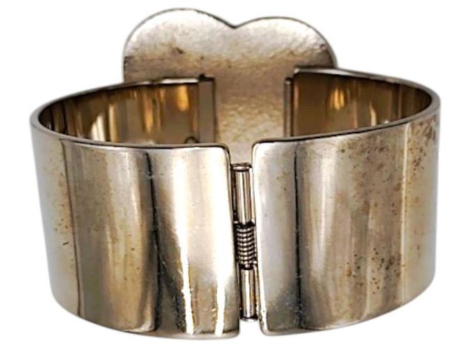 Pulseira Bangle Chanel 98P Camélia Metal Preto e Branco - vista 4