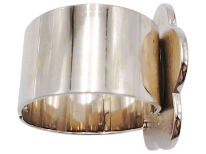 Pulseira Bangle Chanel 98P Camélia Metal Preto e Branco - vista 5