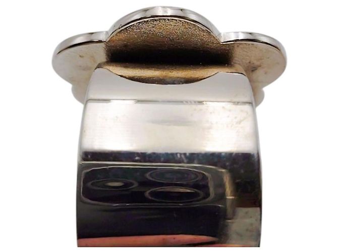 Pulseira Bangle Chanel 98P Camélia Metal Preto e Branco - vista 9