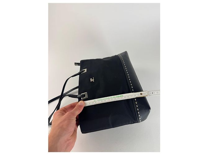 Vintage Courreges Handtasche aus Leder und Polyester in Schwarz - Ansicht 12
