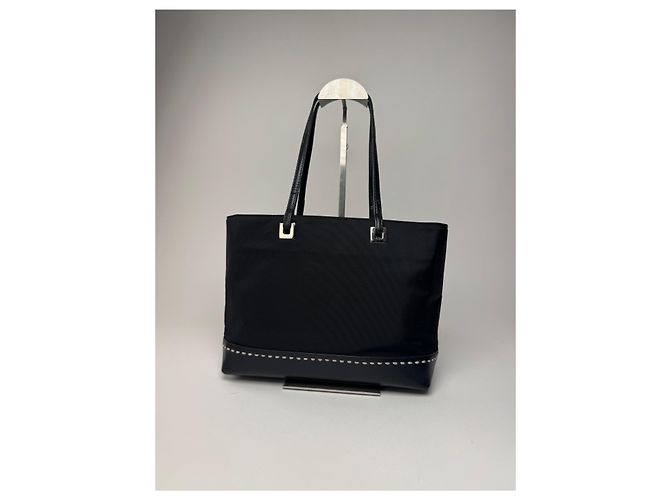 Vintage Courreges Handtasche aus Leder und Polyester in Schwarz - Ansicht 2