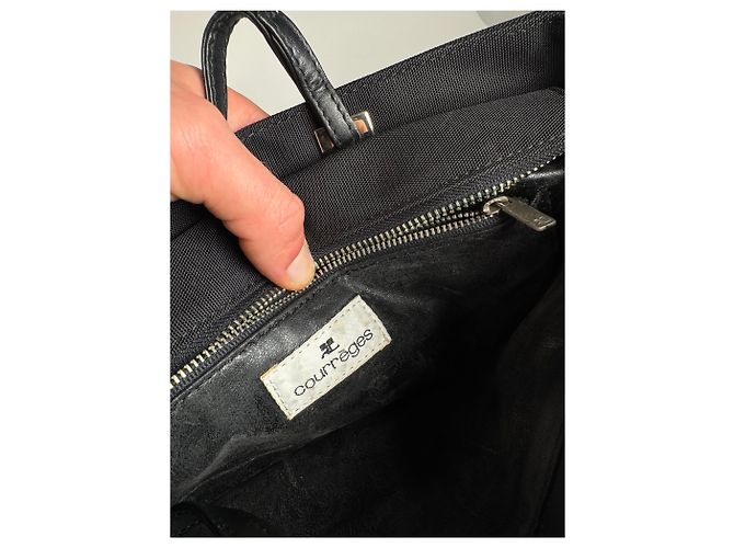 Vintage Courreges Handtasche aus Leder und Polyester in Schwarz - Ansicht 4