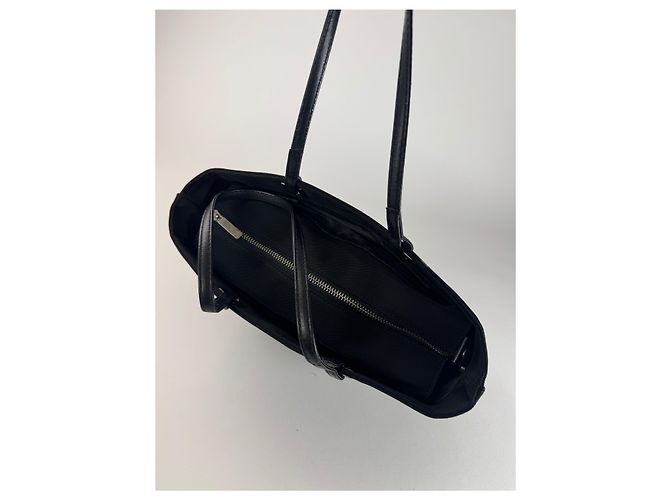 Vintage Courreges Handtasche aus Leder und Polyester in Schwarz - Ansicht 6