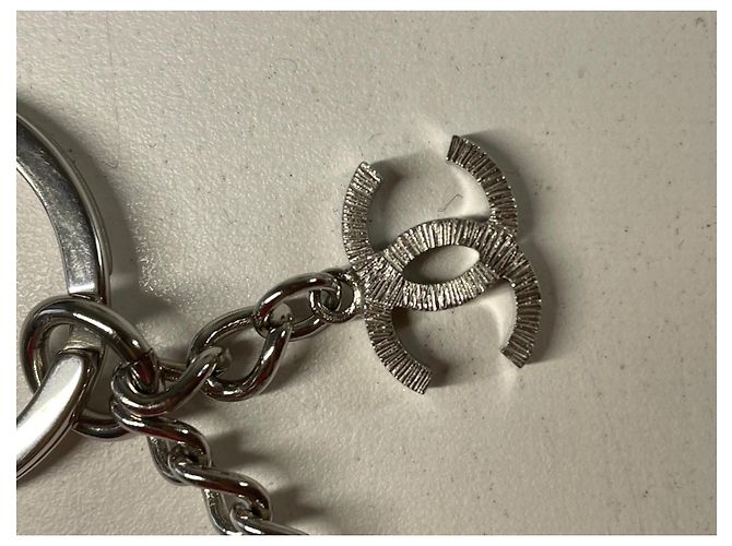 Portachiavi Chanel Figurina Perla Silver hardware - vista 11