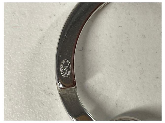 Portachiavi Chanel Figurina Perla Silver hardware - vista 13