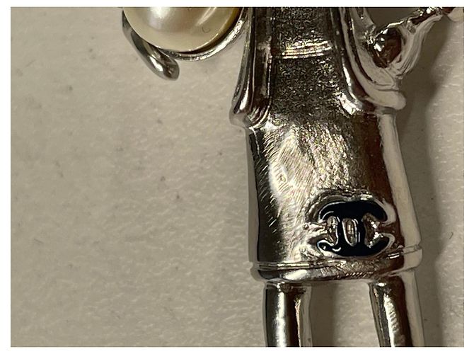 Portachiavi Chanel Figurina Perla Silver hardware - vista 18