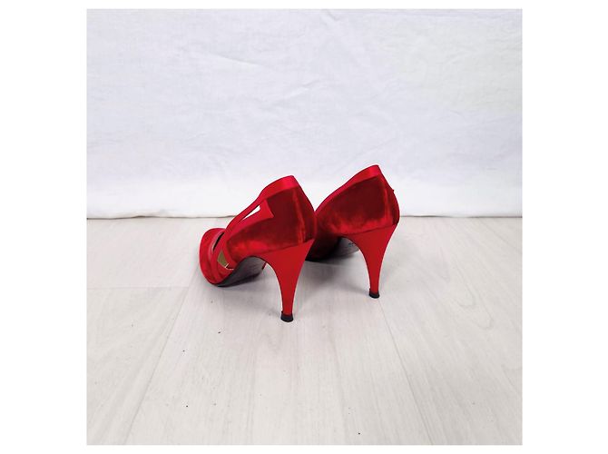 Rote Absatzschuhe von Gianni Versace aus den 80ern, rote Samt-Schuhe - Ansicht 4