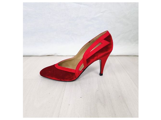 Rote Absatzschuhe von Gianni Versace aus den 80ern, rote Samt-Schuhe - Ansicht 6