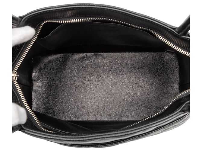 Borsa Medallion in Caviar Nero di Chanel - vista 4