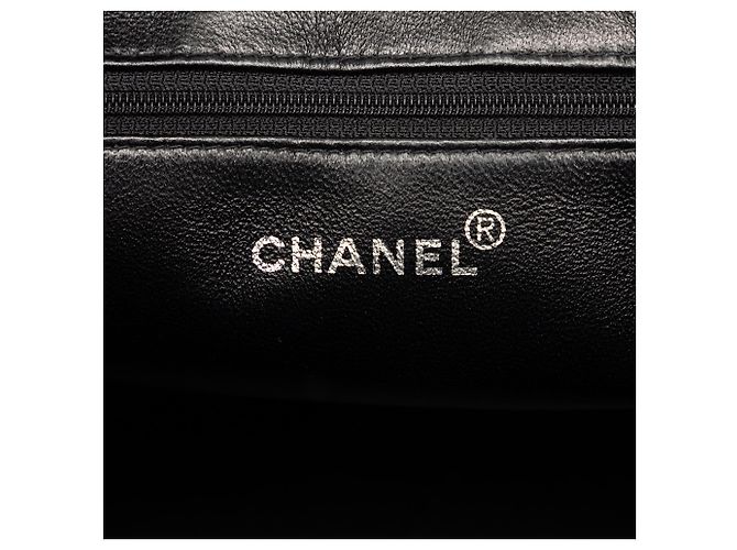 Borsa Medallion in Caviar Nero di Chanel - vista 5