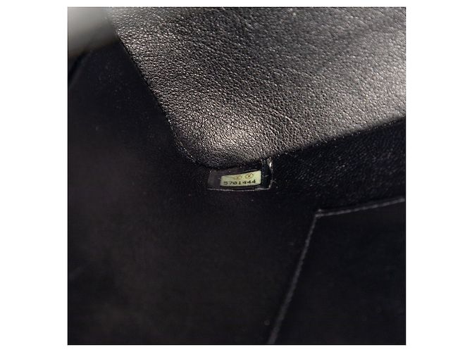 Borsa Medallion in Caviar Nero di Chanel - vista 6