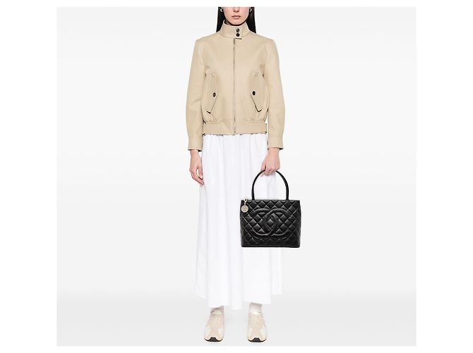 Borsa Medallion in Caviar Nero di Chanel - vista 7