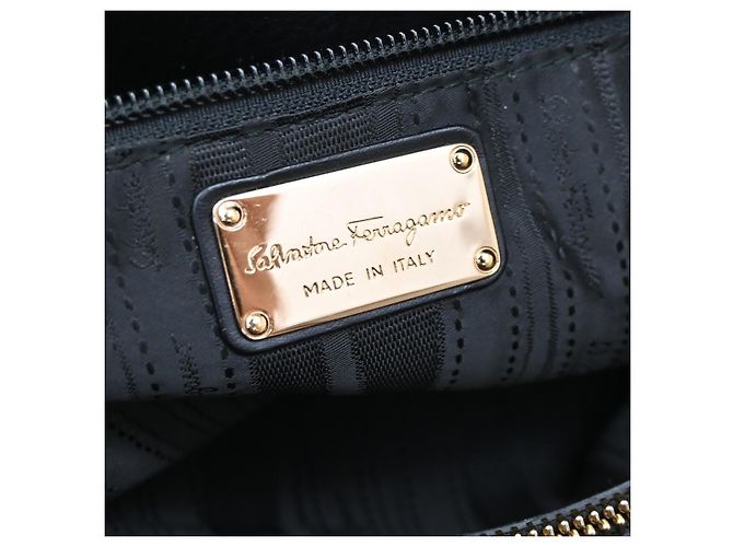 Salvatore Ferragamo Gancini Tote aus Leder Schwarz - Ansicht 6