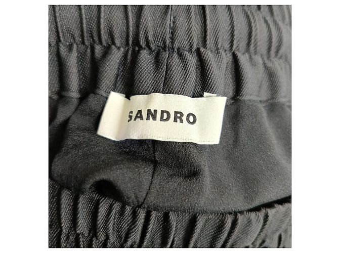 Schwarze Mini-Shorts aus Polyester mit Onyx-Kristallverzierungen von Sandro - Ansicht 2