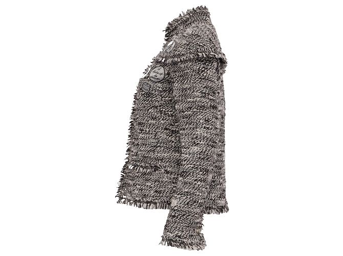 Classique Blazer en tweed noir et blanc avec patchs de Chanel - vue 3