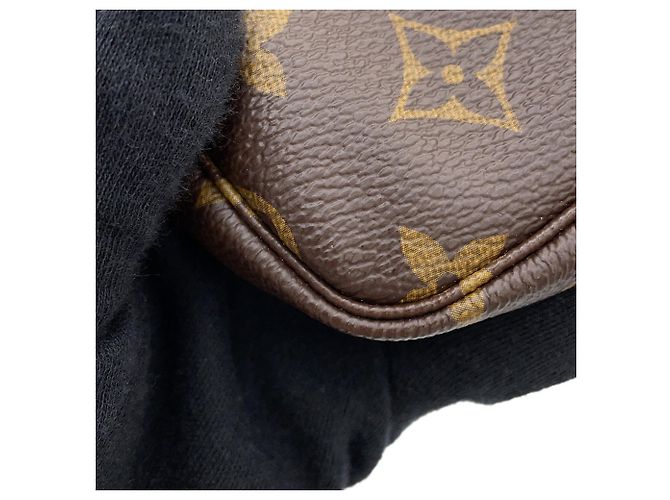 Mini Pochette Accessoires Monogram Vivienne de Louis Vuitton Rose - vue 6