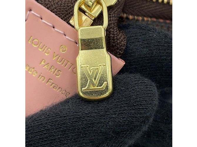 Mini Pochette Accessoires Vivienne Damier Ebene di Louis Vuitton Rosa - vista 9