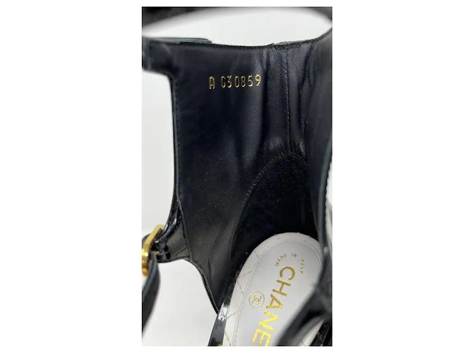 Nuove sandali Chanel neri in vernice Nero - vista 7
