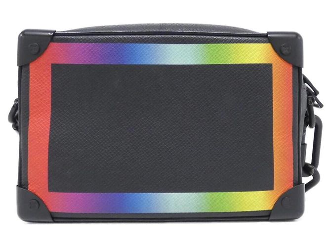 Borsa a Spalla Mini Soft Trunk Taiga Rainbow di Louis Vuitton Nero - vista 2