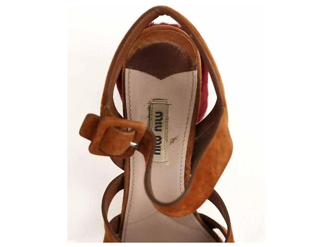 Miu Miu Tacchi in camosia marrone - vista 6