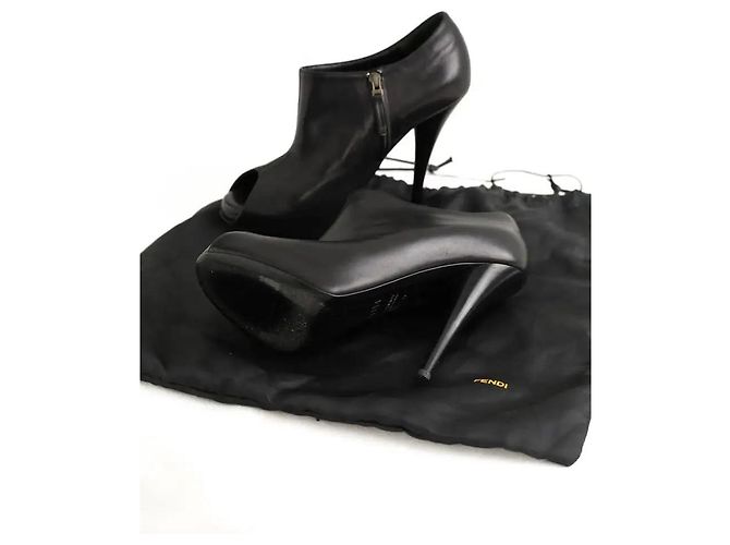 Fendi Schwarze Lederabsätze - Ansicht 6