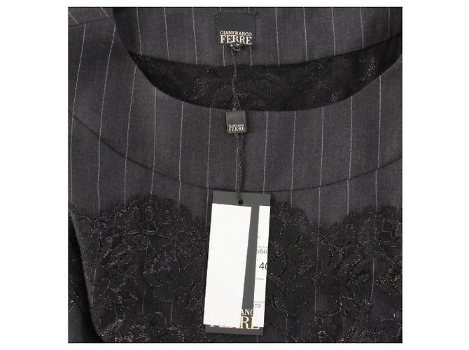 Vestido cinza listrado de Gianfranco Ferré - vista 7