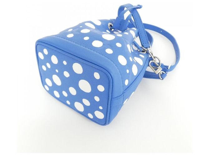 Noe Borsa a Spalla Nano Noé in Monogram Empreinte Louis Vuitton Blu - vista 3