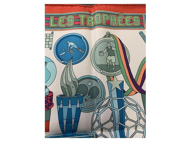 Sciarpa di seta Hermès Trofei 90x90 cm Multicolore - vista 4