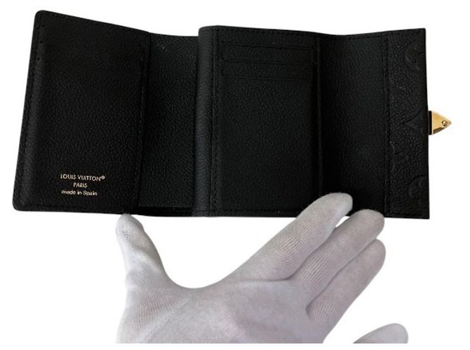 Portafoglio Metis Compact Bi-fold in Monogram Empreinte Louis Vuitton Nero - vista 3