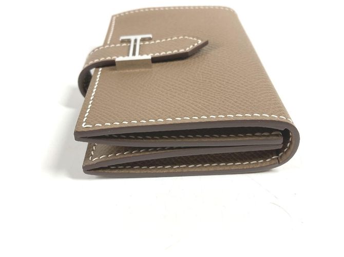 Tarjetero bifold H Logo Bearn de Hermès Beige Gris pardo - vista 3