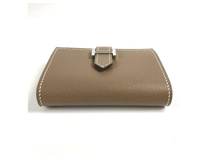 Tarjetero bifold H Logo Bearn de Hermès Beige Gris pardo - vista 4
