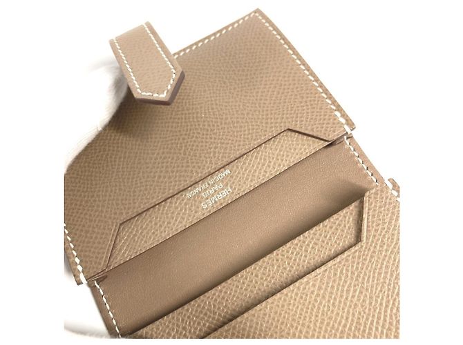 Tarjetero bifold H Logo Bearn de Hermès Beige Gris pardo - vista 9