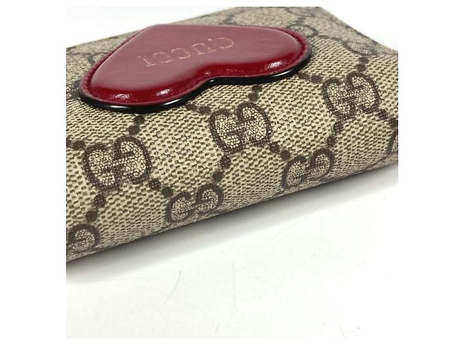 Billetera compacta Gucci GG Supreme Heart Logo Roja Beige - vista 8