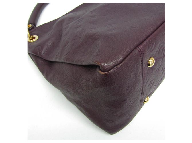 Borsa a Spalla Artsy MM in Monogram Empreinte di Louis Vuitton - vista 4