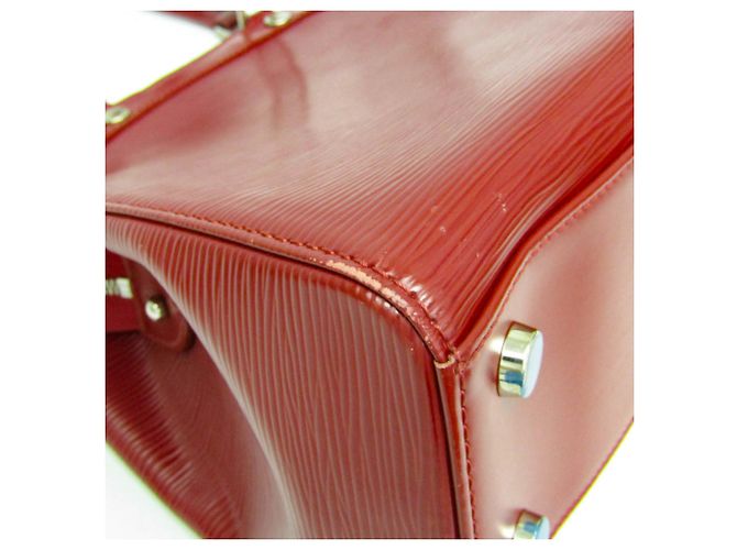 Bolsa Louis Vuitton Epi Blair MM em vermelho rubi - vista 4