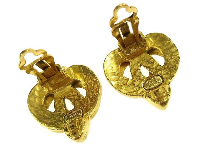 Chanel Vintage CC Heart Clip-On Metal Small Dourado - vista 3