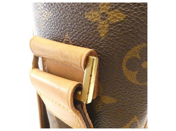 Borsa a Spalla Monogram Abbesses di Louis Vuitton Marrone - vista 8