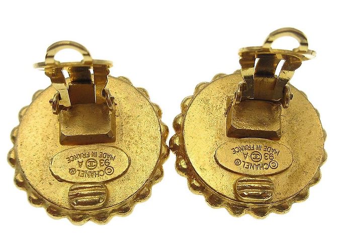 Chanel CC Round Stud Metal and Enamel D'oro - vista 2
