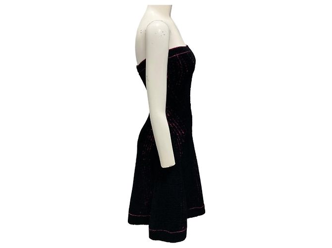 Schulterfreies Chenille-Kleid in Schwarz / Fuchsia von Herve Leger - Ansicht 2