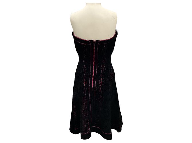 Schulterfreies Chenille-Kleid in Schwarz / Fuchsia von Herve Leger - Ansicht 3